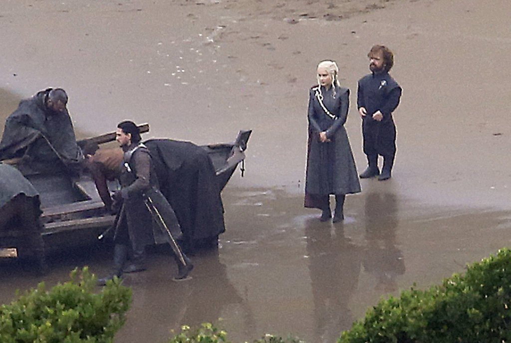 daenerys-and-jon-snow-joining-forces-in-game-of-thrones-season-7